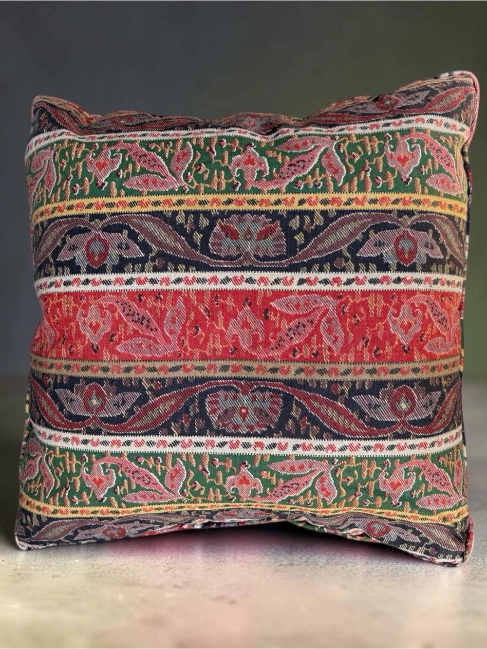Pair VTG Custom 22x22 Feather Down Jacquard Tapestry Upholstery Designer Pillows